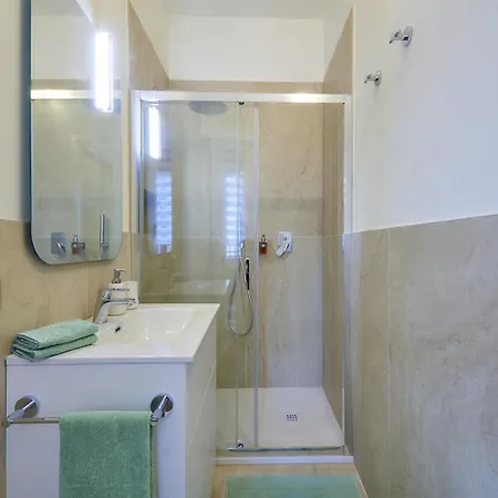 דירה Acqua Two לקו